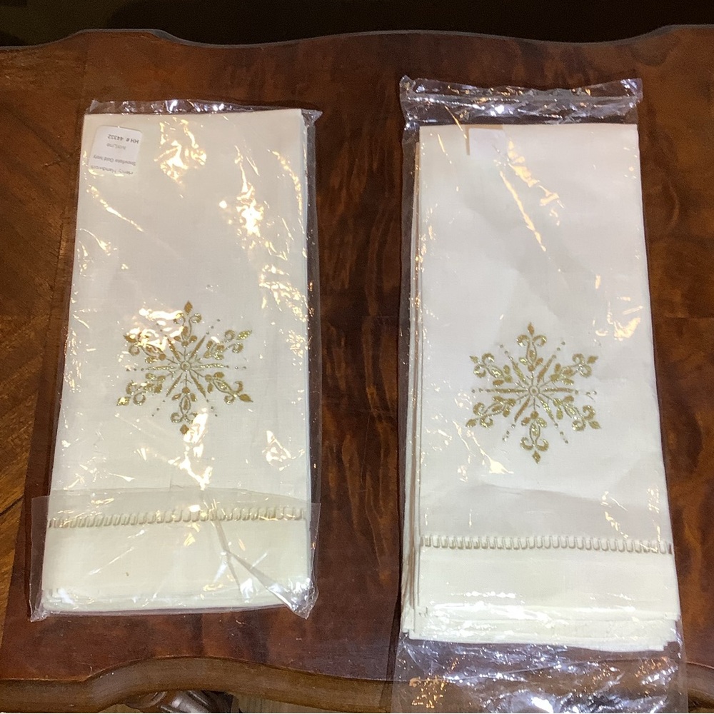 Henry Handwork Set of 4 Ivory LINEN Hand Towels Gold Snowflake Embroidered NIP